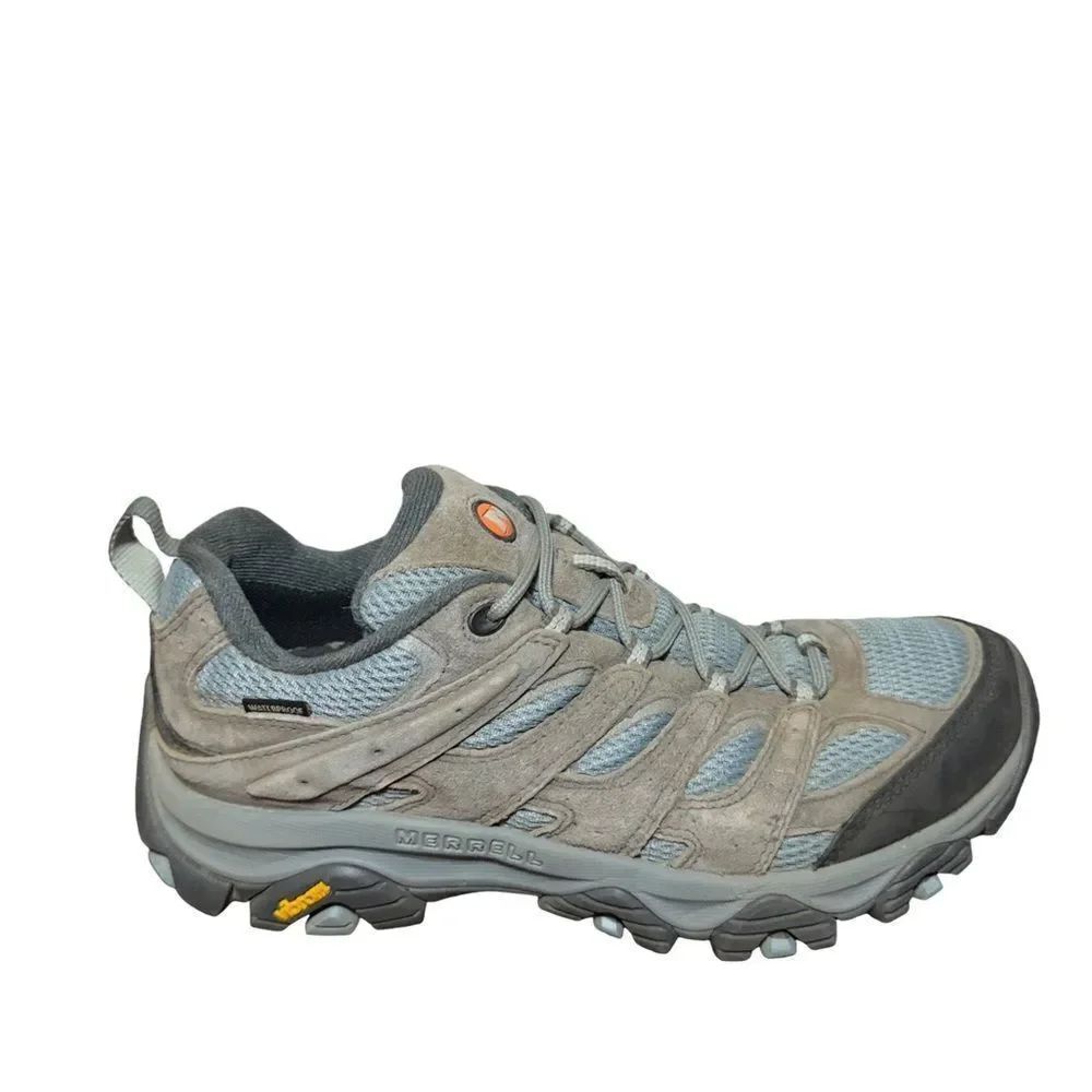 Merrell women’s trail Light Gray Outdoor Shoe size 9.5